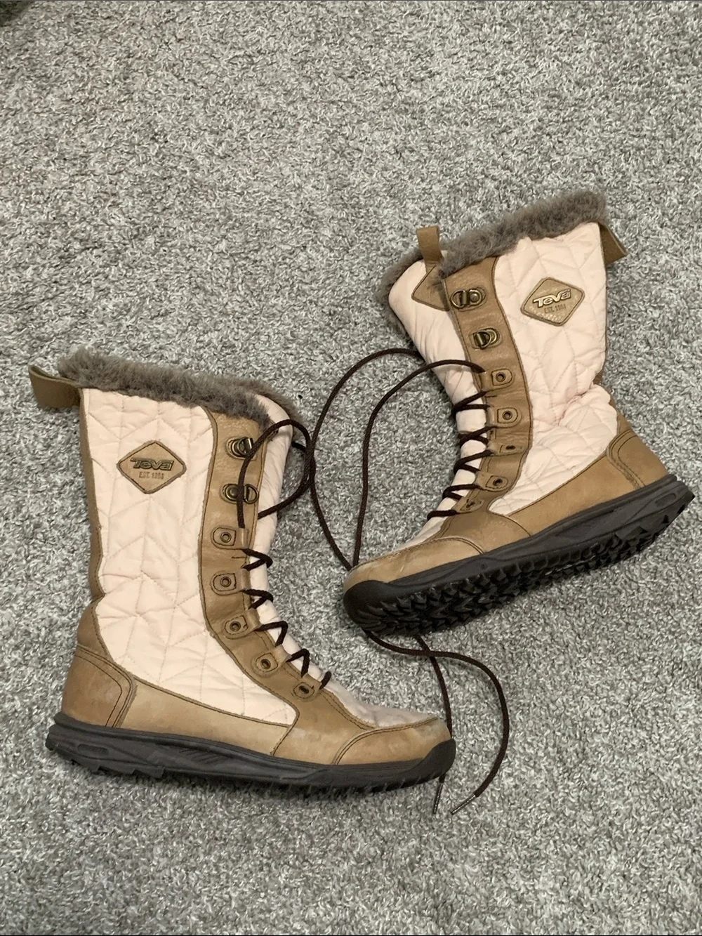 Teva Lenwee Tan and Cream Quilted Lace-Up Winter Boots with Faux Fur Cuff